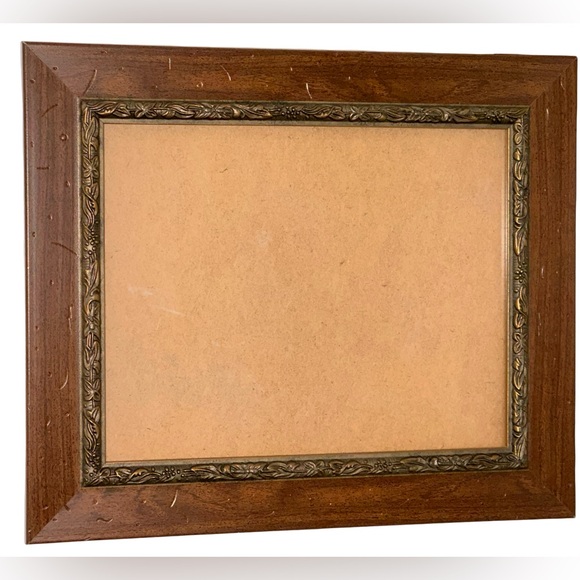 Vintage Solid Wood Picture Frame Ornate Brass Detail Classic Wall Decor 8x10 - Picture 3 of 4
